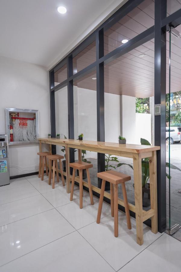 Arceli'S Place - Near Bgc Manila Exterior photo